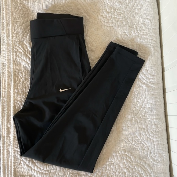 Nike Joggers - Picture 3 of 9